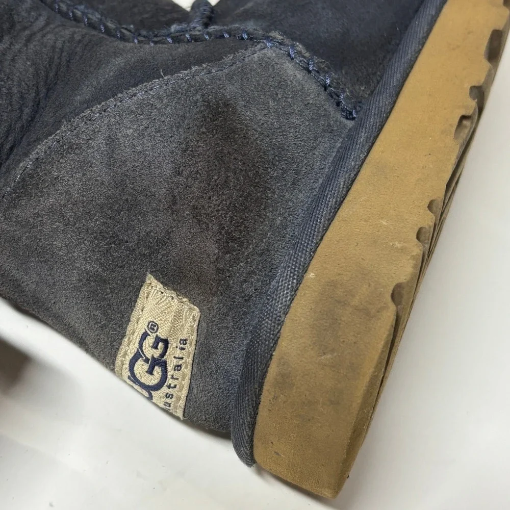 UGG Classic Short Boots Women Size 7 Navy Blue Suede Shearling 5825 Cozy‎